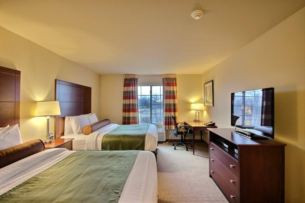 Americinn By Wyndham Oshkosh Bagian luar foto