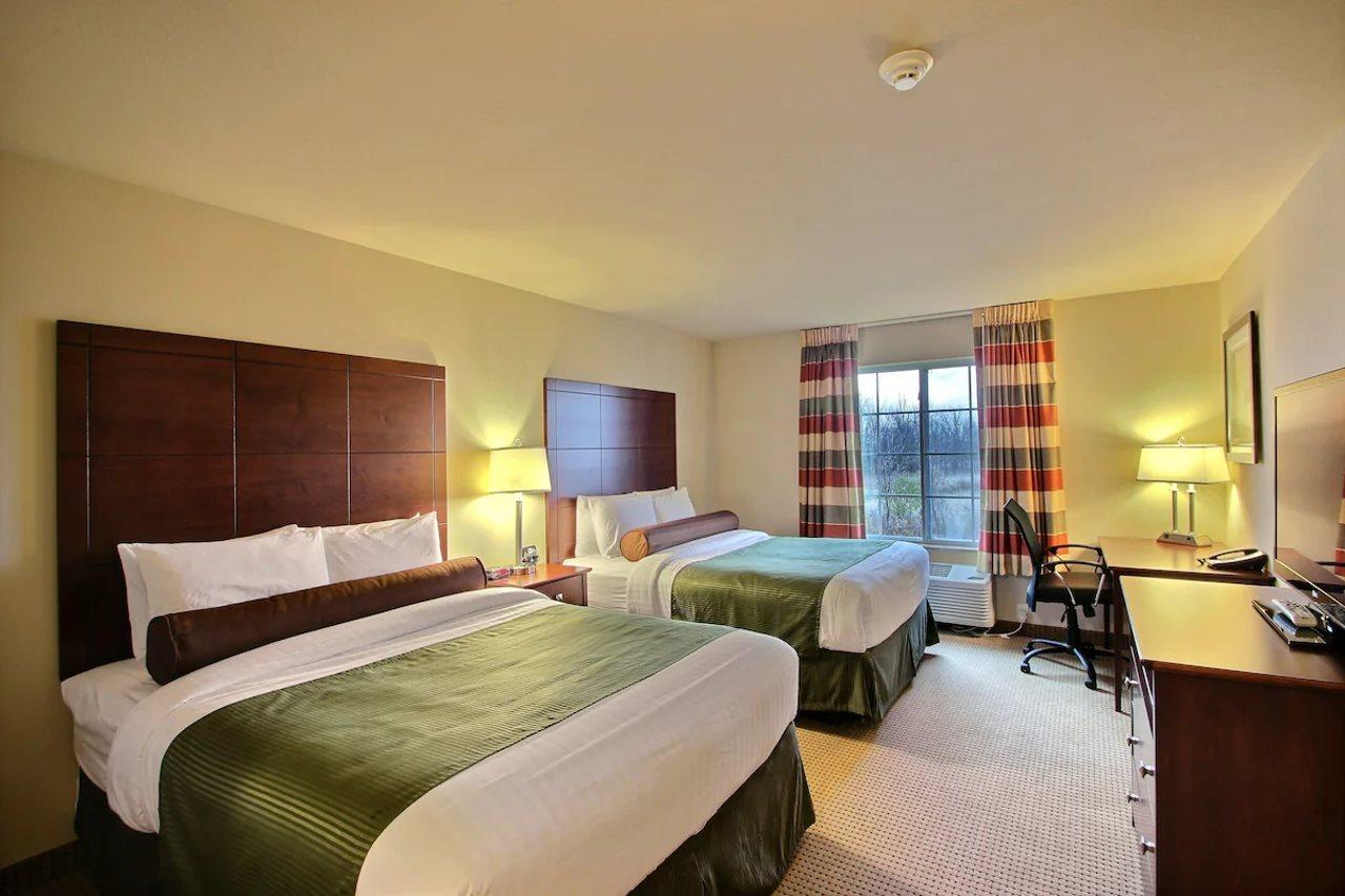 Americinn By Wyndham Oshkosh Bagian luar foto