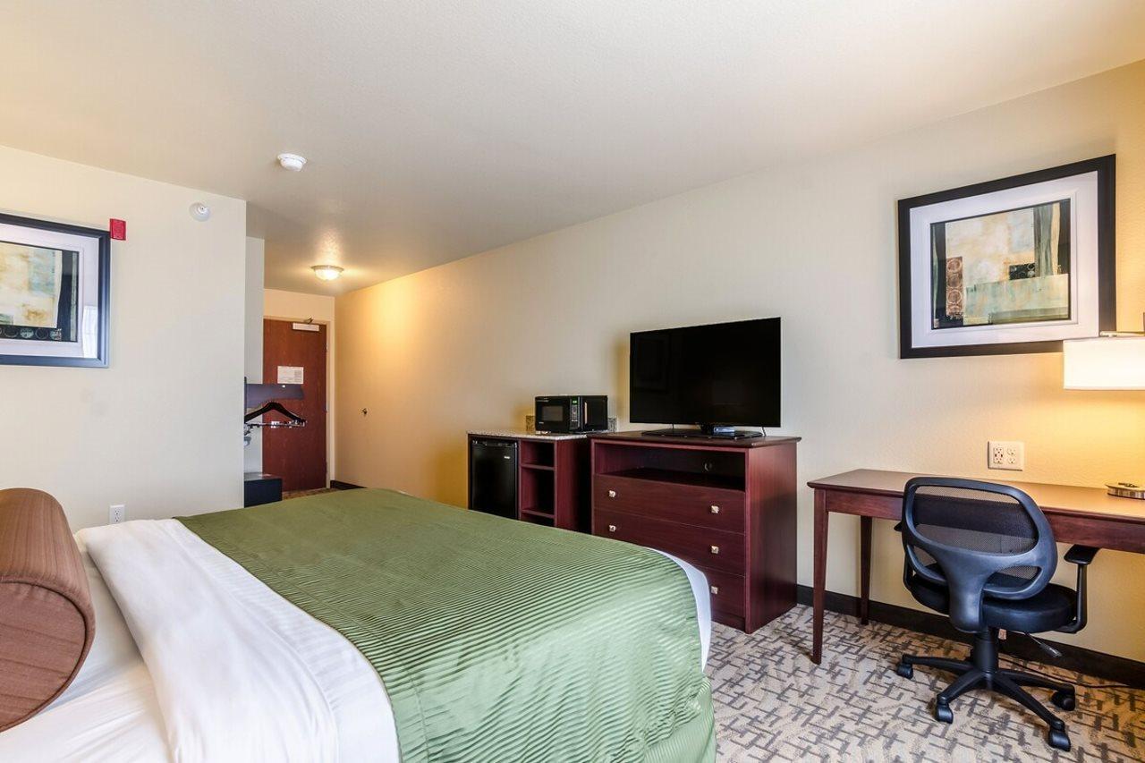 Americinn By Wyndham Oshkosh Bagian luar foto