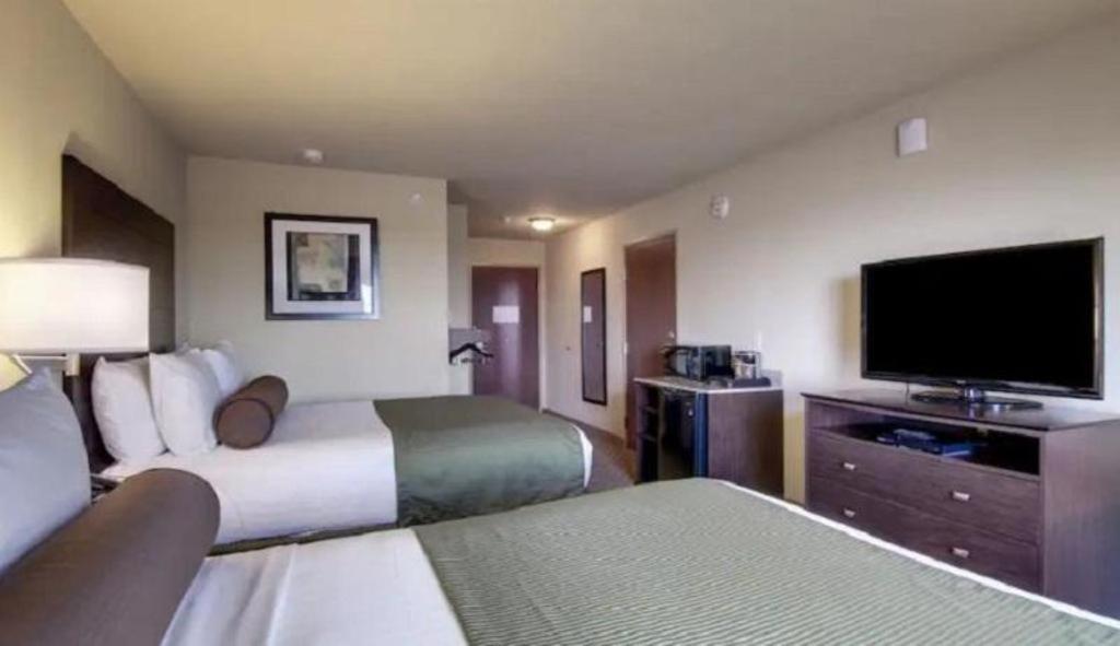 Americinn By Wyndham Oshkosh Bagian luar foto