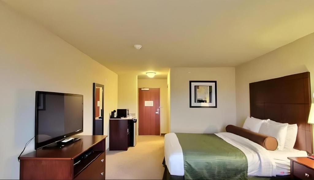 Americinn By Wyndham Oshkosh Bagian luar foto