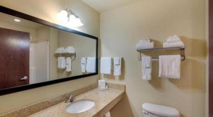 Americinn By Wyndham Oshkosh Bagian luar foto