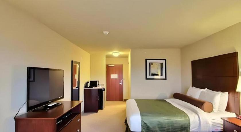 Americinn By Wyndham Oshkosh Bagian luar foto