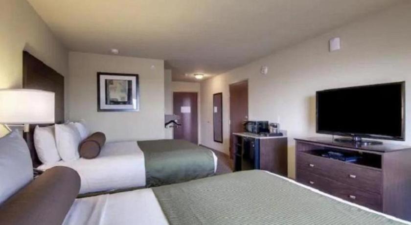 Americinn By Wyndham Oshkosh Bagian luar foto